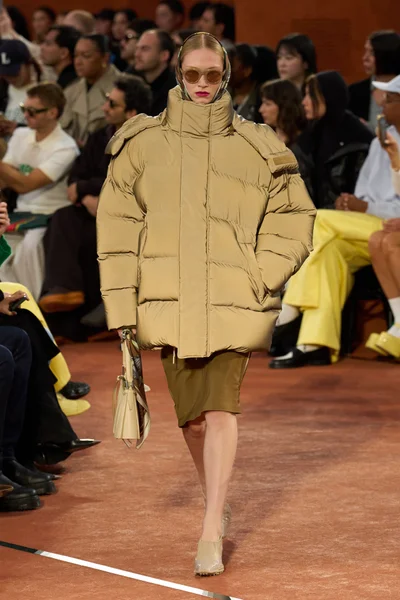 Look 13